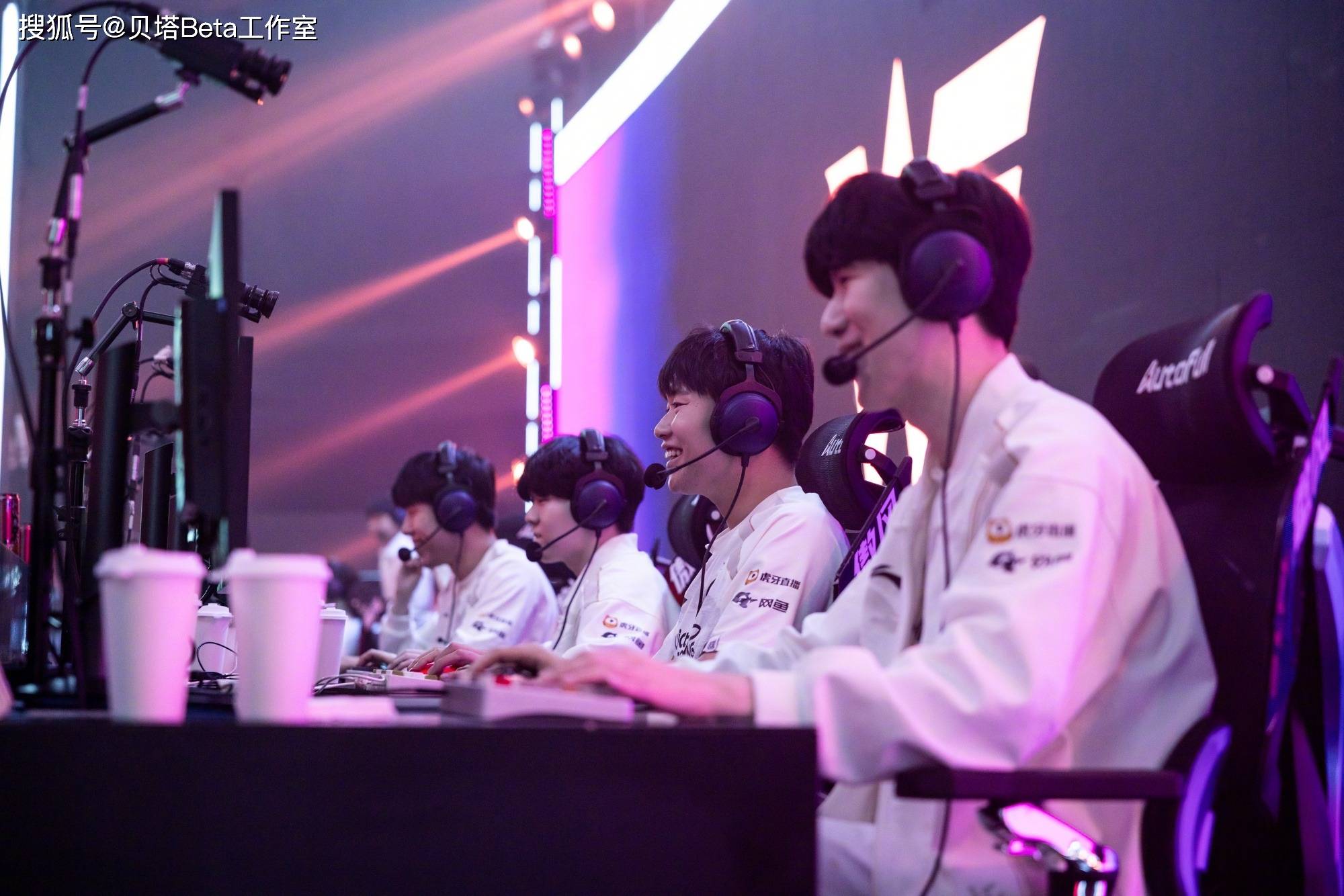 Scout重返赛场，重返赛场首场状态出色，TL观众沸腾！