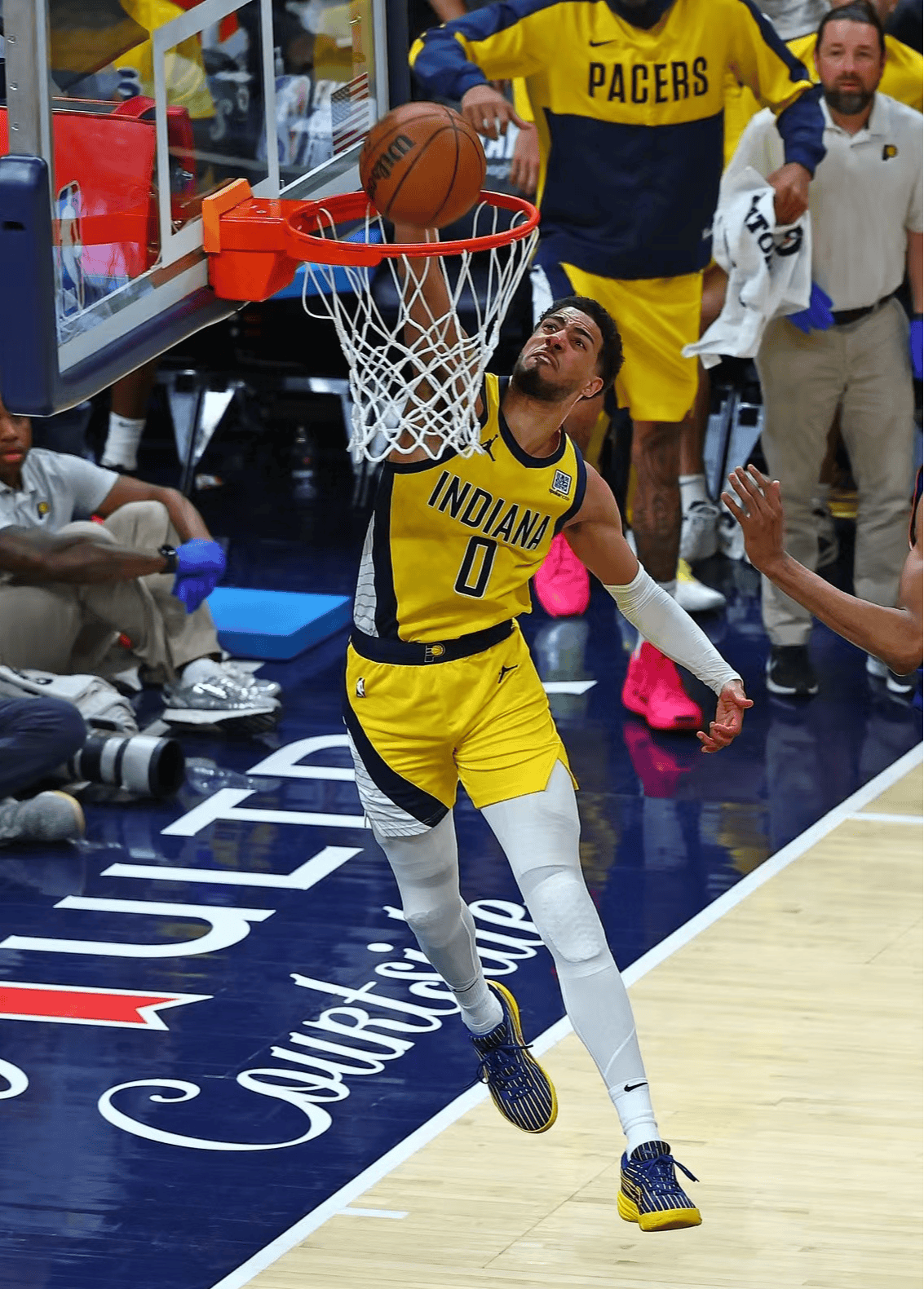 西亚卡姆连续十场比赛得分超过晋级下一阶段，TL不断突破！