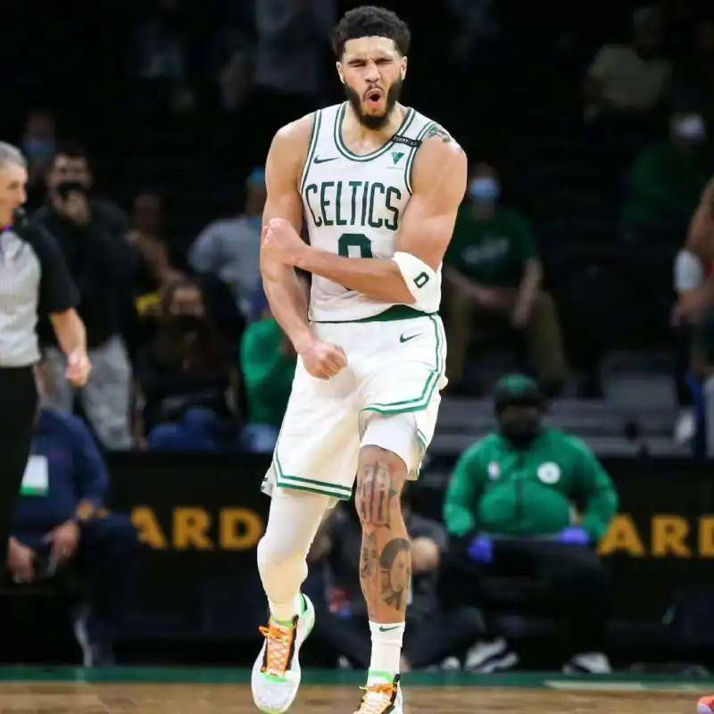 开云-塔图姆连续二十场比赛得分超过大比分获胜，拜仁不断突破！-开云